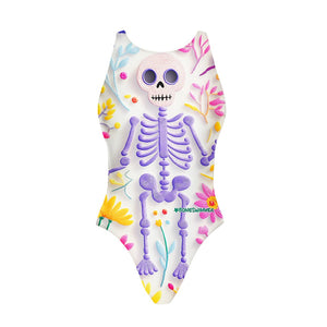 Costume da allenamento nuoto in piscina Boneswimmer da bambina, modello intero PINUP 455P - SPRING con stampa di uno scheletro sorridente riprodotto come una cucitura su un tessuto, fronte