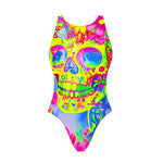 Costume da allenamento nuoto in piscina Boneswimmer da donna, modello intero PINUP 461PF - SKULL-WAVE con stampa di un teschio decorato in stile messicano e colori fluo, fronte