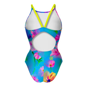 Costume da allenamento nuoto Boneswimmer da donna, modello intero IBIZA 146if con stampa di un teschio in stile Dia de los Muertos, decorato con fiori vivaci e colori brillanti su sfondo azzurro, retro