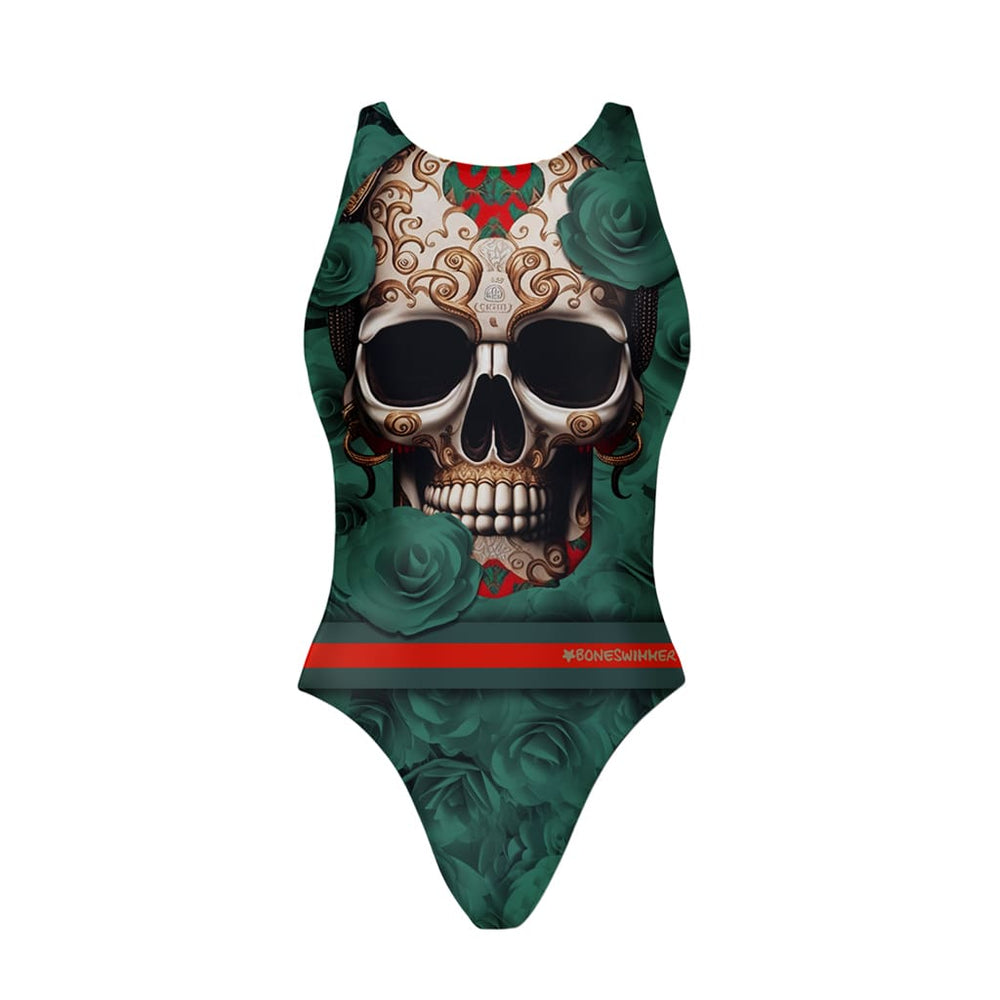 Costume da allenamento nuoto Boneswimmer da donna, modello intero PINUP 414pf con stampa di un teschio glamour tra rose verde scuro, dettagli rossi e decorazioni dorate, fronte