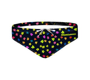 Costume da allenamento nuoto in piscina Boneswimmer da uomo, modello slip H2OTTO 371HF - ECLIPSE con stampa del muso di una pantera nera guarnita di fiorellini fluo, fronte